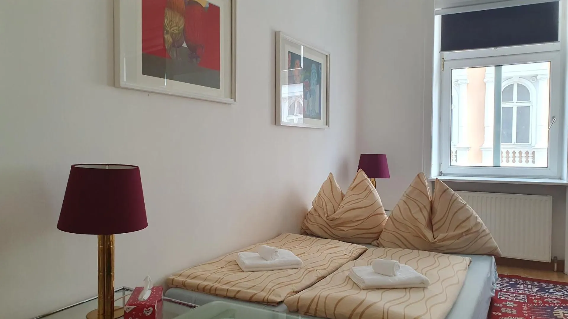 Quiet 2-Room Flat, Walking Distance To City Centre Vienna Apartment