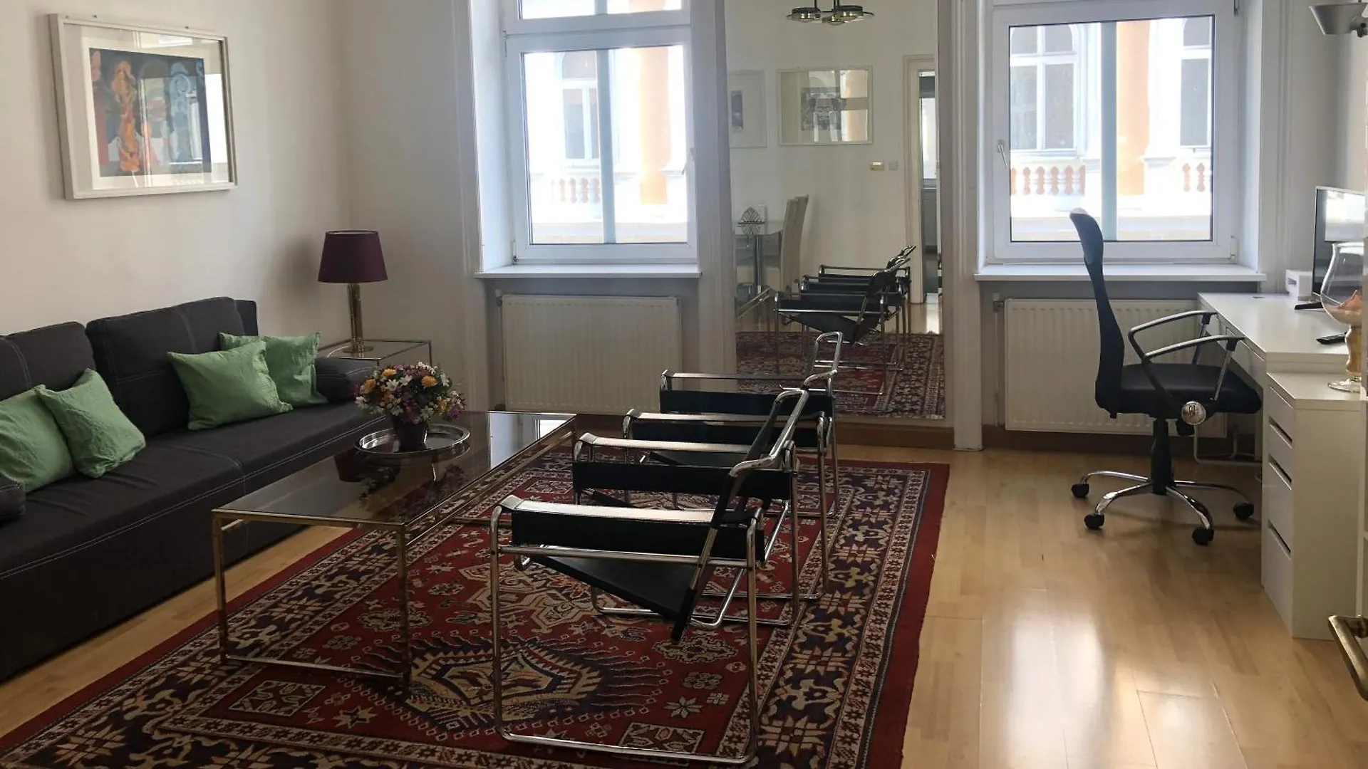 Quiet 2-Room Flat, Walking Distance To City Centre Vienna Apartment