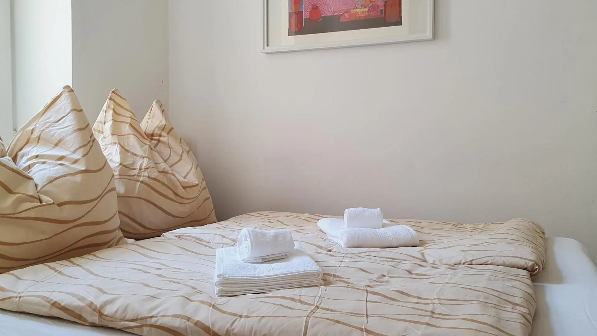 Quiet 2-Room Flat, Walking Distance To City Centre Vídeň 0*,  Rakousko